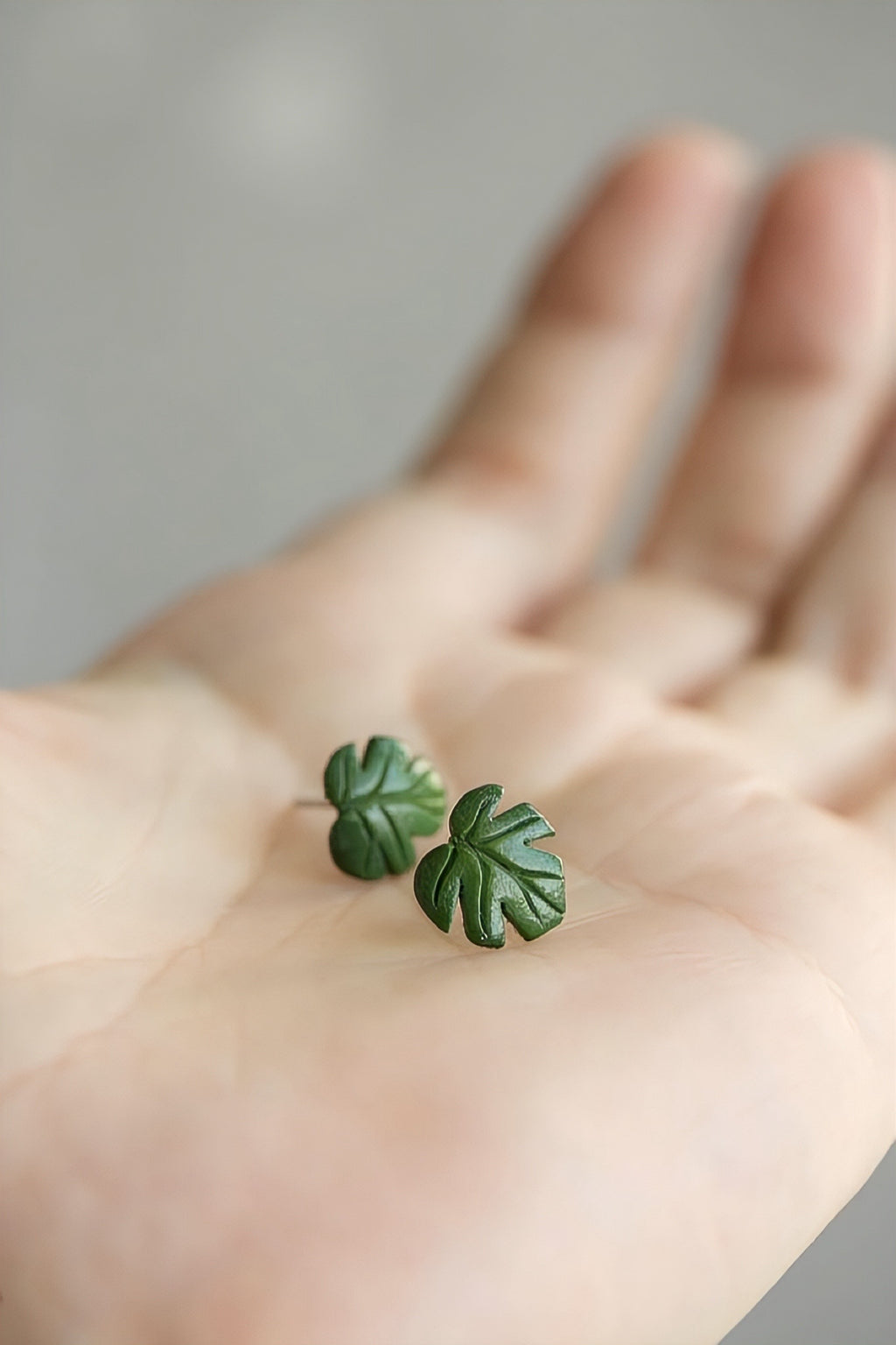 Monstera Mini Studs🍃