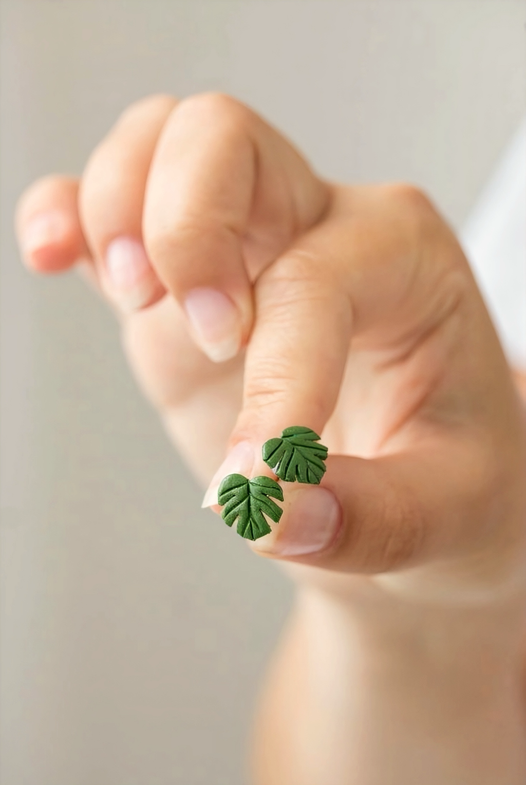 Monstera Mini Studs🍃